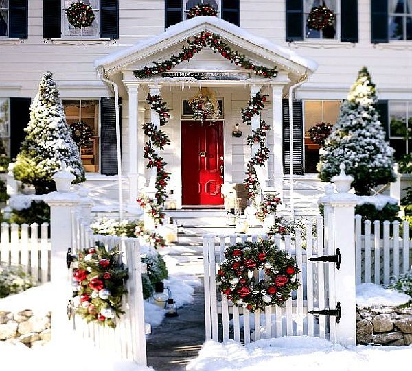 Cape Cod Christmas Decoration