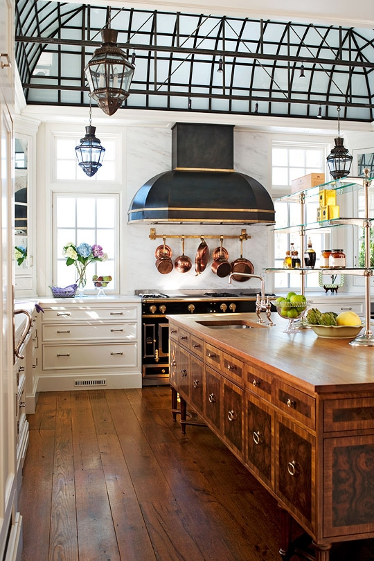 gorgeous traditional kitchen in 18th century style resized 600