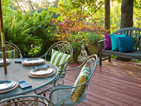 outdoor dining table resized 600